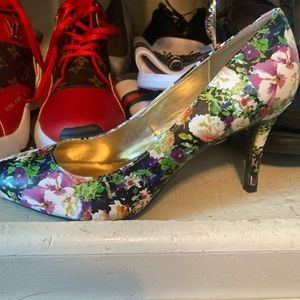 Size 8 floral heels